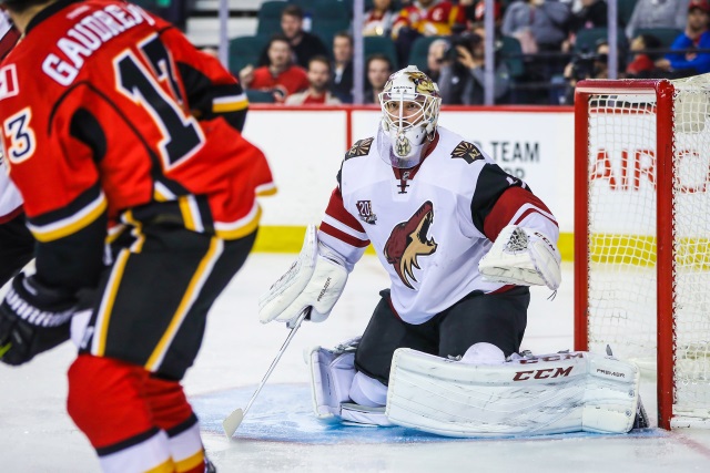 Arizona Coyotes trade Mike Smith to Calgary Flames