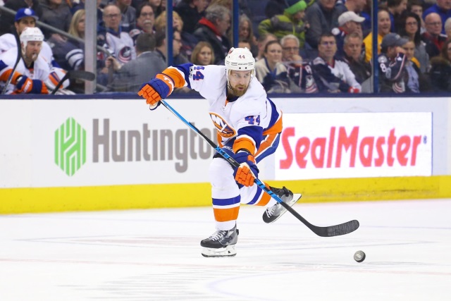 Calvin de Haan and the New York Islanders submit arbitration numbers