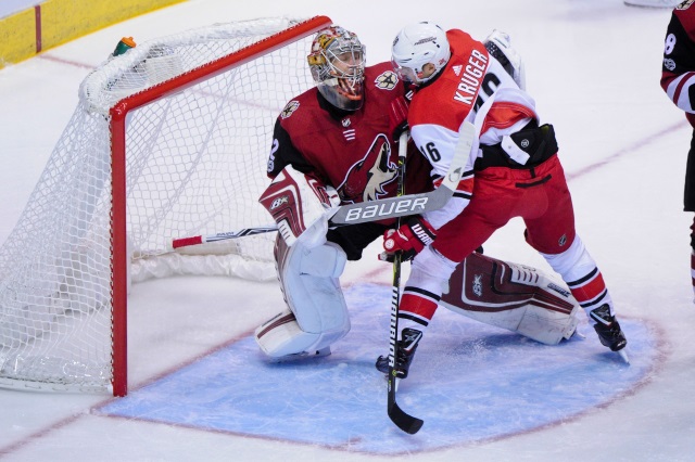 The Carolina Hurricanes trade Marcus Kruger to the Arizona Coyotes