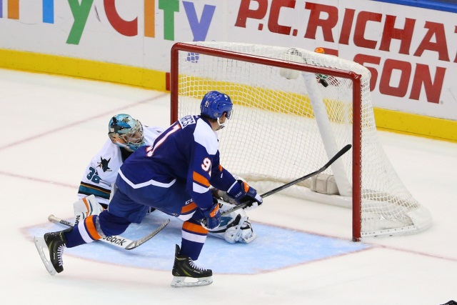 New York Islanders free agent John Tavares will start meeting with five teams that hope to be able to sign him.