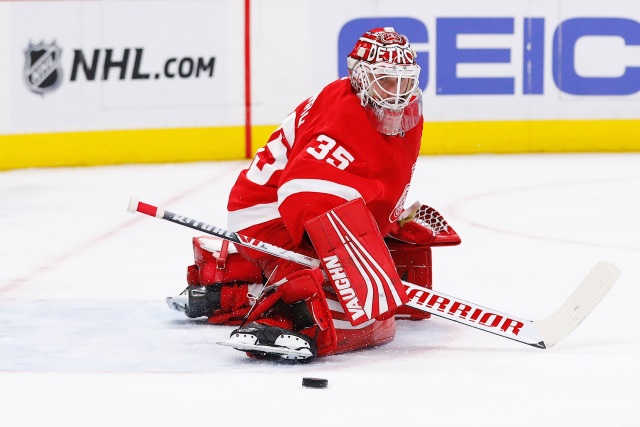 The Detroit Red Wings are interested in extending goaltender Jimmy Howard.