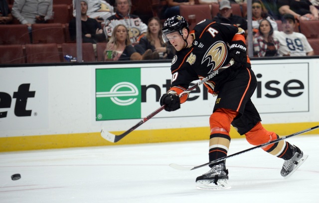 Anaheim Ducks Corey Perry getting close to begin skating.