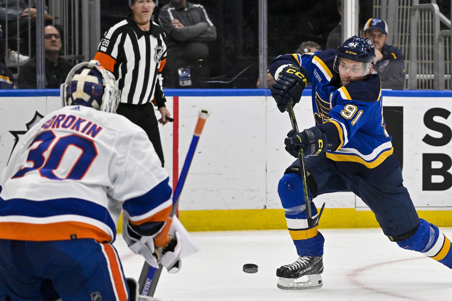 NHL Rumors continue to swirl around the New York Islanders and who else they could potentially add at the trade deadline.