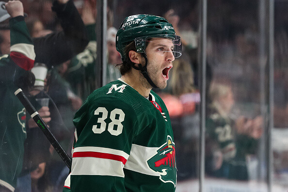 Ryan Hartman signs three year extension worth $12 million