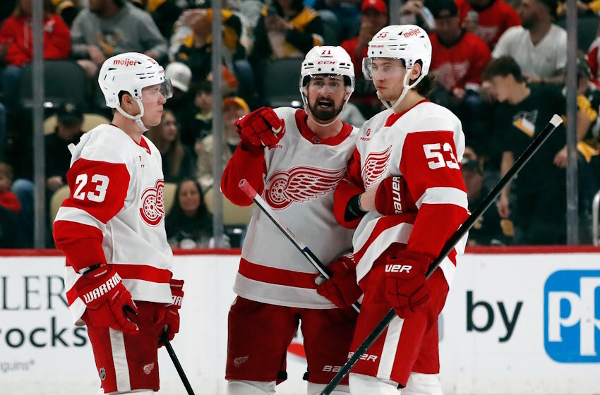 The rumors continue to swirl in the NHL about how the Detroit Red Wings will handle the contracts for Lucas Raymond and Moritz Seider.