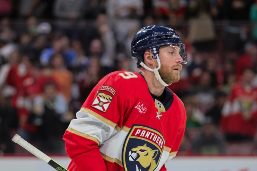 Contract extension talks between the Florida Panthers and pending unrestricted free agent winger Sam Bennett have started.